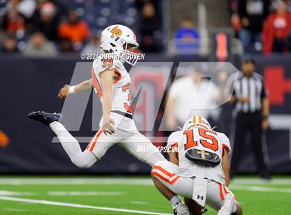 Thumbnail 3 in Angleton vs. La Porte (UIL 5A Division I Football Quarterfinal) photogallery.