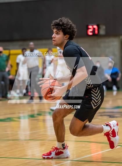 Thumbnail 3 in Ferris @ Auburn (Hardwood Invite 2nd Round) photogallery.