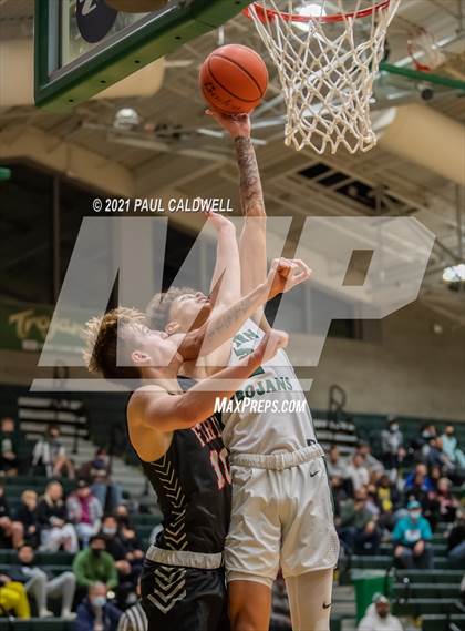 Thumbnail 2 in Ferris @ Auburn (Hardwood Invite 2nd Round) photogallery.