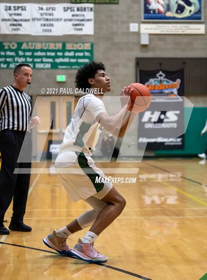Thumbnail 3 in Ferris @ Auburn (Hardwood Invite 2nd Round) photogallery.