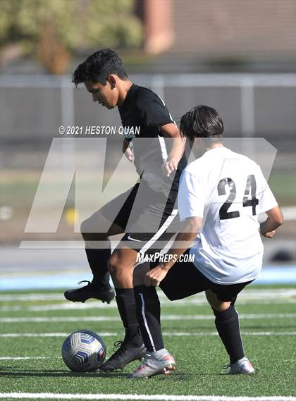 Thumbnail 1 in Esperanza @ Villa Park photogallery.