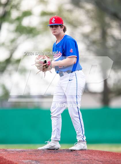 Thumbnail 2 in John Curtis Christian vs E.D. White (Mike Miley Stadium) photogallery.