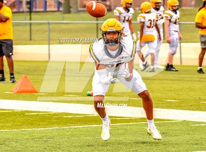 Thumbnail 3 in Olathe East @ Shawnee Mission West (Scrimmage) photogallery.