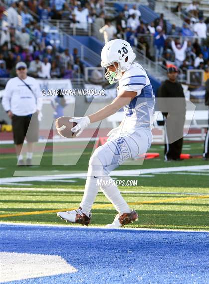 Thumbnail 2 in Los Angeles vs. Hawkins (CIF LACS Division II Playoff) photogallery.