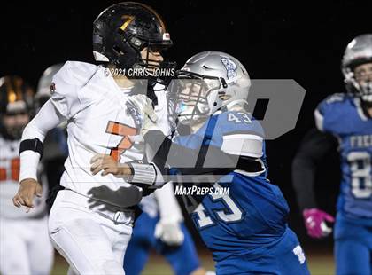 Thumbnail 2 in Richland County vs Freeburg (IHSA,4A,1st round) photogallery.
