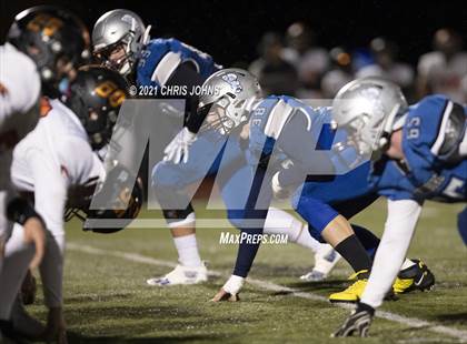 Thumbnail 3 in Richland County vs Freeburg (IHSA,4A,1st round) photogallery.