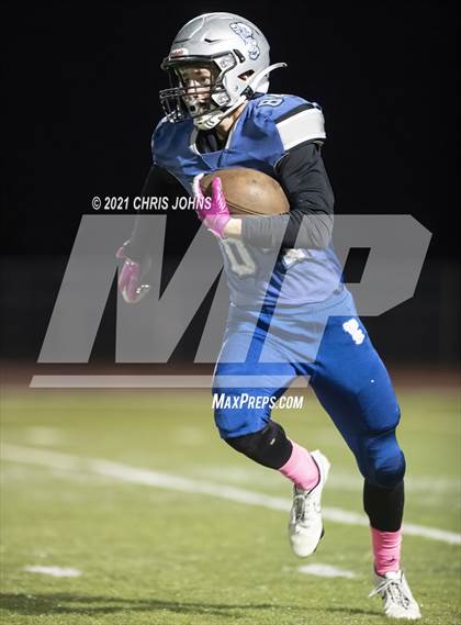 Thumbnail 1 in Richland County vs Freeburg (IHSA,4A,1st round) photogallery.