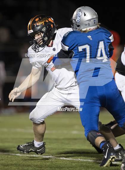 Thumbnail 1 in Richland County vs Freeburg (IHSA,4A,1st round) photogallery.