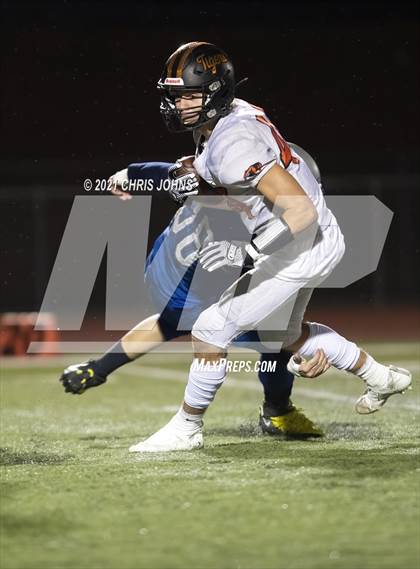 Thumbnail 1 in Richland County vs Freeburg (IHSA,4A,1st round) photogallery.