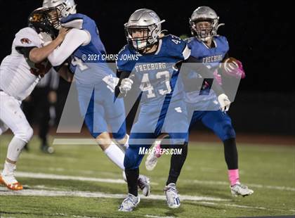 Thumbnail 3 in Richland County vs Freeburg (IHSA,4A,1st round) photogallery.