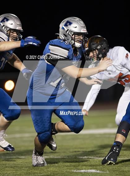 Thumbnail 3 in Richland County vs Freeburg (IHSA,4A,1st round) photogallery.