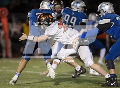 Thumbnail 3 in Richland County vs Freeburg (IHSA,4A,1st round) photogallery.