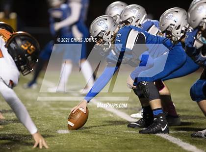 Thumbnail 3 in Richland County vs Freeburg (IHSA,4A,1st round) photogallery.