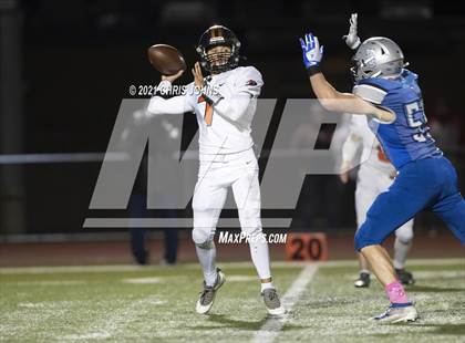 Thumbnail 1 in Richland County vs Freeburg (IHSA,4A,1st round) photogallery.