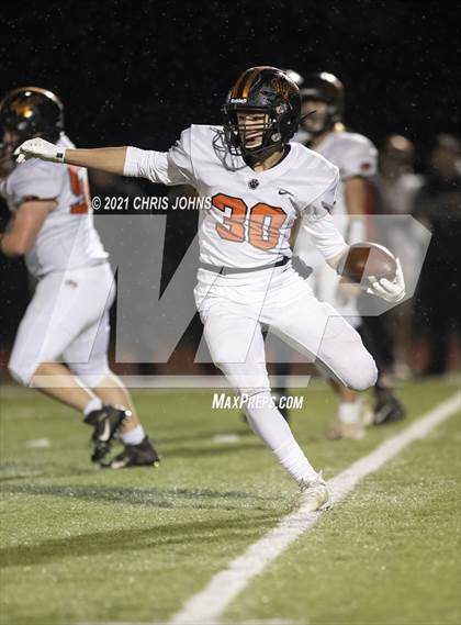 Thumbnail 1 in Richland County vs Freeburg (IHSA,4A,1st round) photogallery.