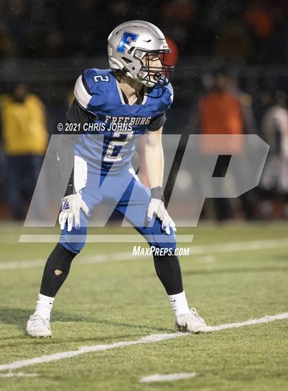Thumbnail 3 in Richland County vs Freeburg (IHSA,4A,1st round) photogallery.