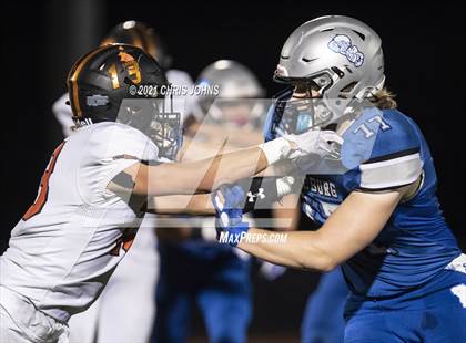 Thumbnail 2 in Richland County vs Freeburg (IHSA,4A,1st round) photogallery.