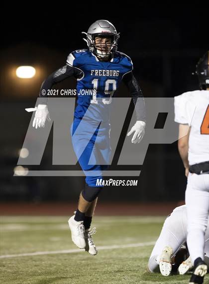 Thumbnail 1 in Richland County vs Freeburg (IHSA,4A,1st round) photogallery.