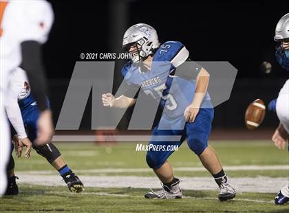 Thumbnail 3 in Richland County vs Freeburg (IHSA,4A,1st round) photogallery.