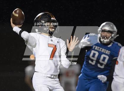 Thumbnail 1 in Richland County vs Freeburg (IHSA,4A,1st round) photogallery.