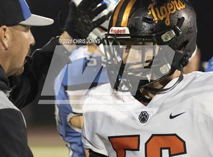 Thumbnail 2 in Richland County vs Freeburg (IHSA,4A,1st round) photogallery.