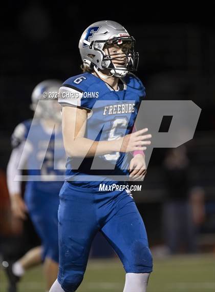 Thumbnail 3 in Richland County vs Freeburg (IHSA,4A,1st round) photogallery.