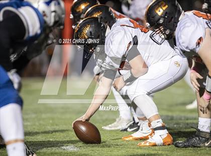 Thumbnail 3 in Richland County vs Freeburg (IHSA,4A,1st round) photogallery.