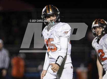 Thumbnail 1 in Richland County vs Freeburg (IHSA,4A,1st round) photogallery.