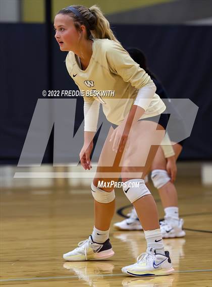 Thumbnail 2 in Whitewright vs. Farmersville  (Denison Invitational Showcase) photogallery.