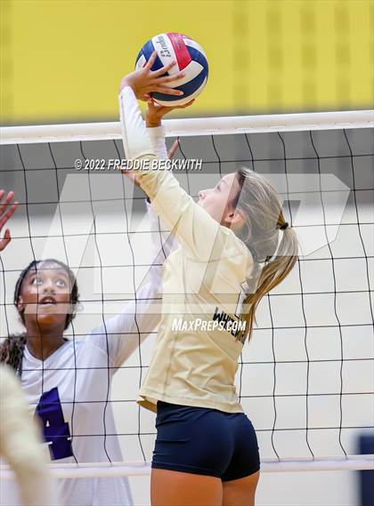 Thumbnail 2 in Whitewright vs. Farmersville  (Denison Invitational Showcase) photogallery.