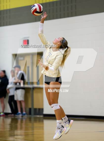 Thumbnail 2 in Whitewright vs. Farmersville  (Denison Invitational Showcase) photogallery.