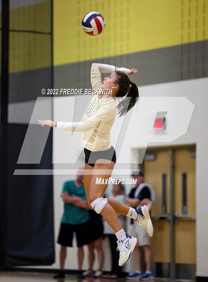 Thumbnail 2 in Whitewright vs. Farmersville  (Denison Invitational Showcase) photogallery.