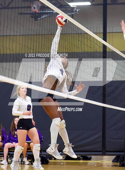 Thumbnail 3 in Whitewright vs. Farmersville  (Denison Invitational Showcase) photogallery.