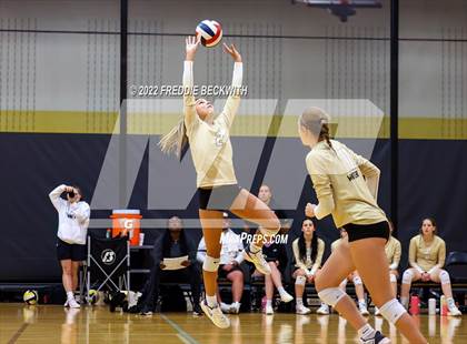 Thumbnail 2 in Whitewright vs. Farmersville  (Denison Invitational Showcase) photogallery.