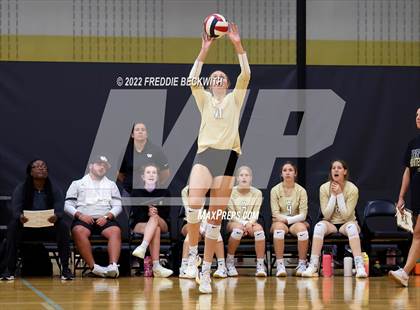 Thumbnail 1 in Whitewright vs. Farmersville  (Denison Invitational Showcase) photogallery.
