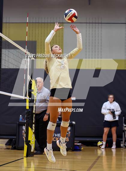 Thumbnail 3 in Whitewright vs. Farmersville  (Denison Invitational Showcase) photogallery.