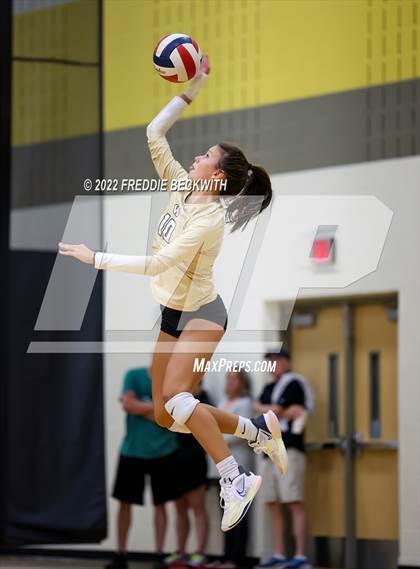 Thumbnail 3 in Whitewright vs. Farmersville  (Denison Invitational Showcase) photogallery.