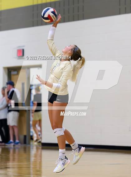 Thumbnail 2 in Whitewright vs. Farmersville  (Denison Invitational Showcase) photogallery.