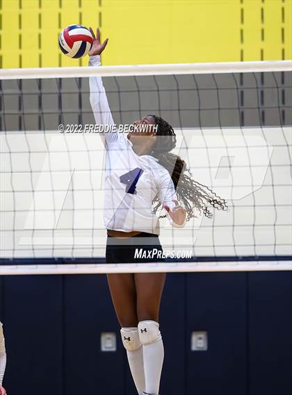 Thumbnail 2 in Whitewright vs. Farmersville  (Denison Invitational Showcase) photogallery.