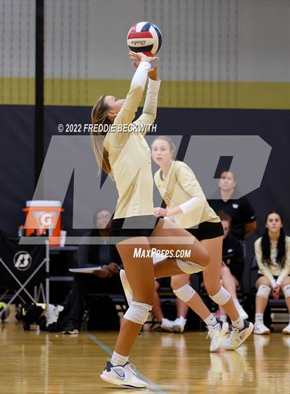 Thumbnail 1 in Whitewright vs. Farmersville  (Denison Invitational Showcase) photogallery.