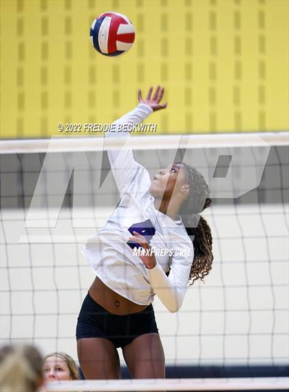Thumbnail 1 in Whitewright vs. Farmersville  (Denison Invitational Showcase) photogallery.