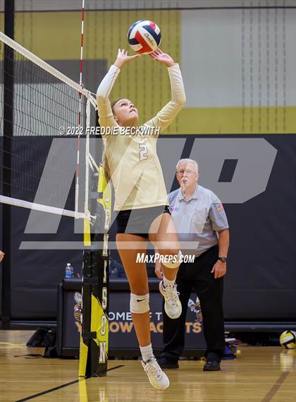 Thumbnail 3 in Whitewright vs. Farmersville  (Denison Invitational Showcase) photogallery.