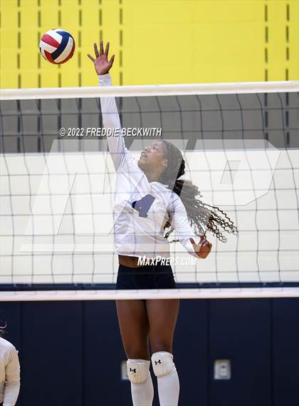 Thumbnail 3 in Whitewright vs. Farmersville  (Denison Invitational Showcase) photogallery.