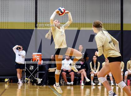 Thumbnail 3 in Whitewright vs. Farmersville  (Denison Invitational Showcase) photogallery.