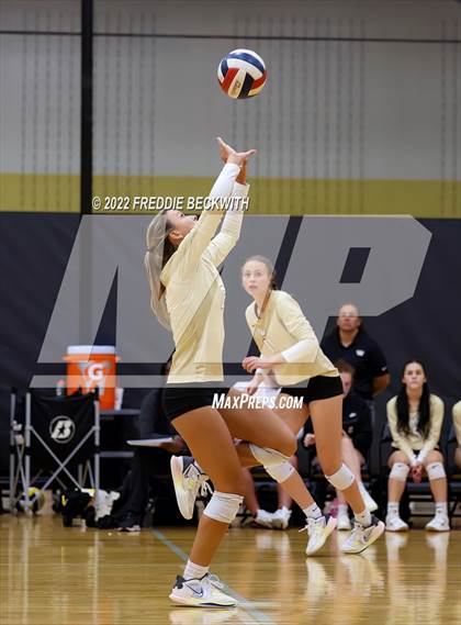 Thumbnail 3 in Whitewright vs. Farmersville  (Denison Invitational Showcase) photogallery.