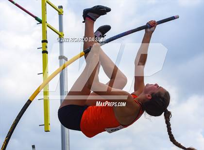 Thumbnail 2 in UIL 6A Region III Track & Field Meet photogallery.