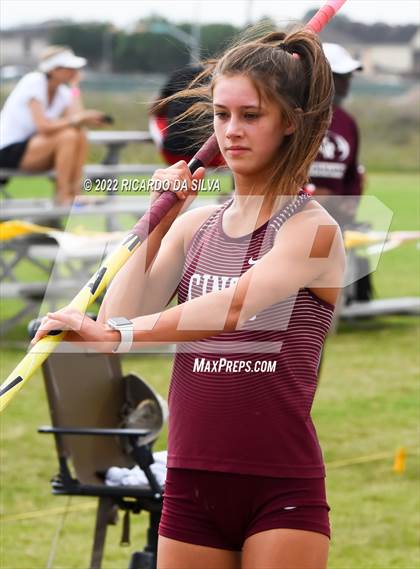 Thumbnail 3 in UIL 6A Region III Track & Field Meet photogallery.