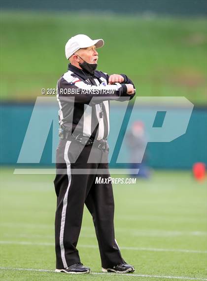 Thumbnail 2 in Highland Park vs. Ryan (UIL 5A Division 1 Quarterfinals) photogallery.