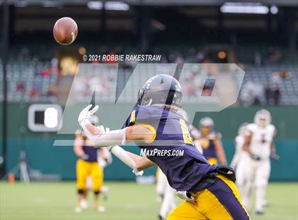 Thumbnail 1 in Highland Park vs. Ryan (UIL 5A Division 1 Quarterfinals) photogallery.
