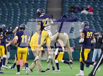 Thumbnail 1 in Highland Park vs. Ryan (UIL 5A Division 1 Quarterfinals) photogallery.